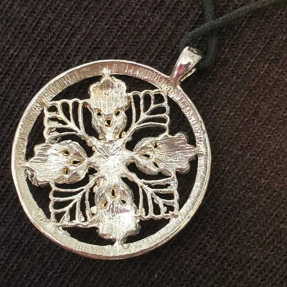 Vintage 1990s silvertone disc pendant necklace, floral design and rhinestones